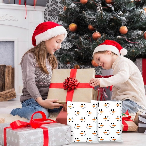 10 Count - 9.5 x 12 inches Winter Polymailers (SNOWMAN FACES) - Picture 9 of 11